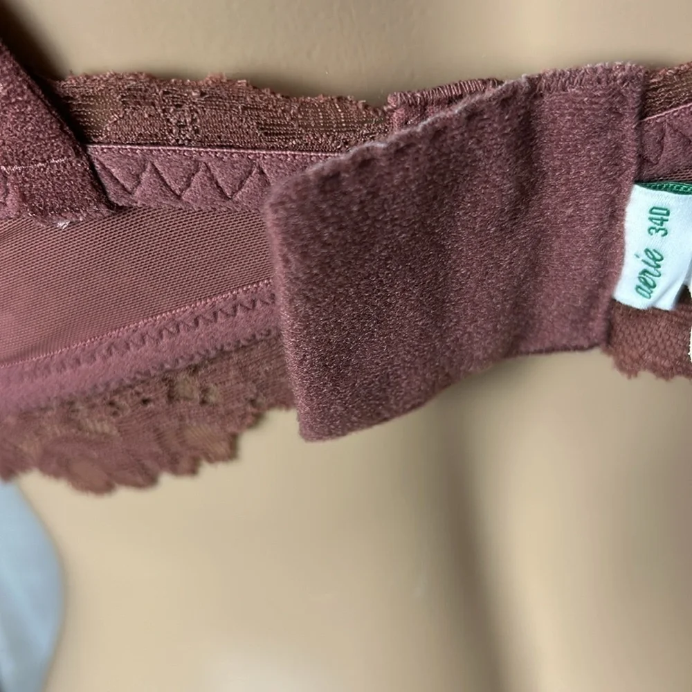 Aerie women 34 D bra ,wireless,embroidered,floral ,lace,sexy, feminine ,comfy - Picture 14 of 14